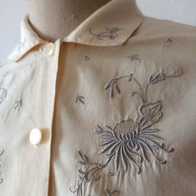 Cargar imagen en el visor de la galería, 1940s - Exquisite Pure Silk Embroidery Blouse - W31 (78cm)