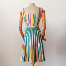 Cargar imagen en el visor de la galería, 1950s - Gorgeous Colorful Satin Dress - W24 (60cm)