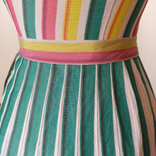 Cargar imagen en el visor de la galería, 1950s - Gorgeous Colorful Satin Dress - W24 (60cm)