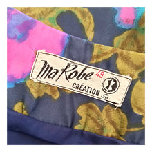 Laden Sie das Bild in den Galerie-Viewer, 1960s - MA ROBE CREATION, France - Fabulous Satin Jacket - Size 48