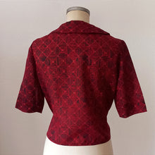 Laden Sie das Bild in den Galerie-Viewer, 1950s 1960s - Gorgeous Abstract Crepe Top