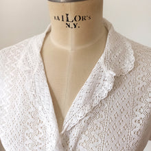 Charger l'image dans la galerie, 1950s - Adorable White Cotton Lace Blouse
