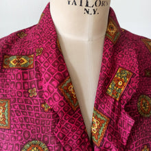 Charger l'image dans la galerie, 1960s - Abstract Satin Blouse - Sz. 50