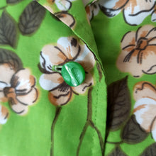 Charger l'image dans la galerie, 1960s - Green Floral Blouse - Sz. Large
