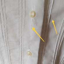 Carica l'immagine nel visualizzatore di Gallery, 1960s - White Smoked Cotton Blouse - Sz. 46