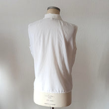 Carica l'immagine nel visualizzatore di Gallery, 1960s - White Smoked Cotton Blouse - Sz. 46
