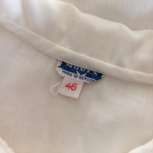 Carica l'immagine nel visualizzatore di Gallery, 1960s - White Smoked Cotton Blouse - Sz. 46
