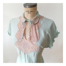 Cargar imagen en el visor de la galería, 1940s - Green Jade Silk Night Gown - Large size