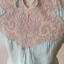 Cargar imagen en el visor de la galería, 1940s - Green Jade Silk Night Gown - Large size