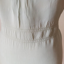 Cargar imagen en el visor de la galería, 1940s - Green Jade Silk Night Gown - Large size