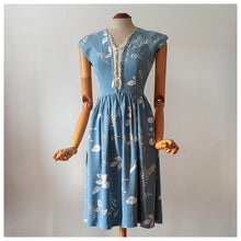 Load image into Gallery viewer, 1940s - Adorable Blue Floral Rayon Dress - W26 (66cm)