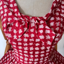 Charger l'image dans la galerie, 1950s - Stunning Pure Silk Dress - W24 (60cm)