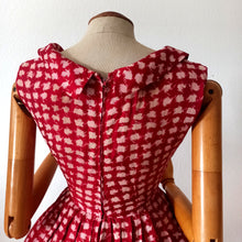 Charger l'image dans la galerie, 1950s - Stunning Pure Silk Dress - W24 (60cm)