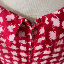 Charger l'image dans la galerie, 1950s - Stunning Pure Silk Dress - W24 (60cm)