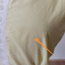 Charger l'image dans la galerie, 1960s - Cute Yellow Cotton Top - W34 (86cm)