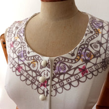 Laden Sie das Bild in den Galerie-Viewer, 1960s - M. CAHN, France - Gorgeous Dress - W26 (66cm)