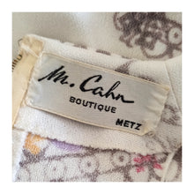 Laden Sie das Bild in den Galerie-Viewer, 1960s - M. CAHN, France - Gorgeous Dress - W26 (66cm)