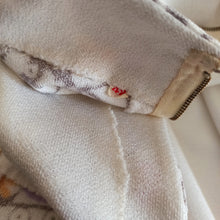 Laden Sie das Bild in den Galerie-Viewer, 1960s - M. CAHN, France - Gorgeous Dress - W26 (66cm)