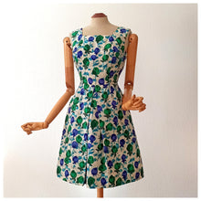 Charger l'image dans la galerie, 1950s 1960s - Stunning Roseprint Silk Dress - W26 (66cm)