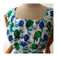 Charger l'image dans la galerie, 1950s 1960s - Stunning Roseprint Silk Dress - W26 (66cm)