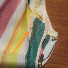 Cargar imagen en el visor de la galería, 1950s - Gorgeous Colorful Satin Dress - W24 (60cm)