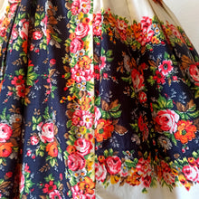 Charger l'image dans la galerie, 1950s - LE SIGNE DE PARIS, Paris - Stunning Floral Cotton Dress - W29 (74cm)