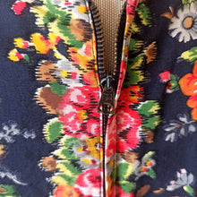 Charger l'image dans la galerie, 1950s - LE SIGNE DE PARIS, Paris - Stunning Floral Cotton Dress - W29 (74cm)