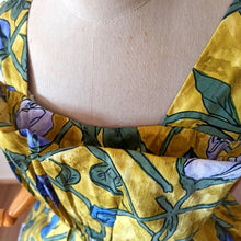 Charger l'image dans la galerie, 1950s - MERCIER, Paris - Spectacular Petal Bust Roseprint Dress - W27 (68cm)