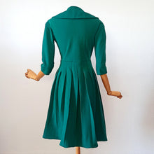 Charger l'image dans la galerie, 1950s - HANRO - DE GROOT, Switzerland - Gorgeous Green Wool Dress - W28/29 (72/74cm)