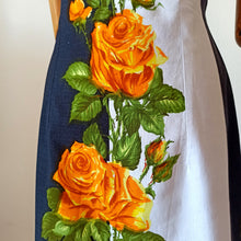 Laden Sie das Bild in den Galerie-Viewer, 1960s - Stunning Yellow Roseprint Cotton Dress - W28 (72cm)