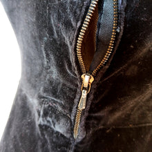 Cargar imagen en el visor de la galería, 1930s - Romantic Black Velvet Dress - W26 (66cm)