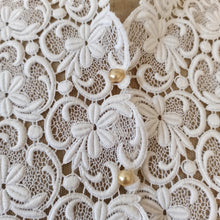 Charger l'image dans la galerie, 1950s - Exquisite White Rayon Blouse - Sz. 48