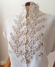 Charger l'image dans la galerie, 1950s - Exquisite White Rayon Blouse - Sz. 48