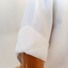 Charger l'image dans la galerie, 1950s - Exquisite White Rayon Blouse - Sz. 48