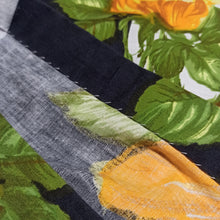 Laden Sie das Bild in den Galerie-Viewer, 1960s - Stunning Yellow Roseprint Cotton Dress - W28 (72cm)