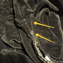 Cargar imagen en el visor de la galería, 1930s - Romantic Black Velvet Dress - W26 (66cm)