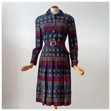 Charger l'image dans la galerie, 1960s - Beautiful Flannel Wool Belted Dress - W30.5 (78cm)