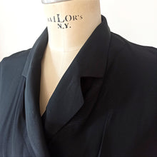 Carica l'immagine nel visualizzatore di Gallery, 1940s - Elegant Peplum Black Rayon Dress - W28 (72cm)