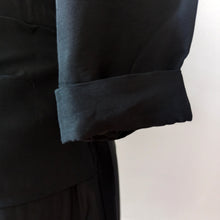 Carica l'immagine nel visualizzatore di Gallery, 1940s - Elegant Peplum Black Rayon Dress - W28 (72cm)
