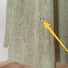 Cargar imagen en el visor de la galería, 1940s - Gorgeous Green Cotton Silk Dress - W35 (88cm)