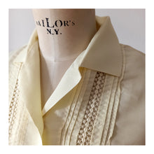 Charger l'image dans la galerie, 1950s - ST. MICHAEL, UK - Gorgeous Vanilla Blouse - W35 (90cm)