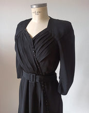 Cargar imagen en el visor de la galería, 1940s - Exuberant Black Beaded Crepe Dress - W30 (76cm)