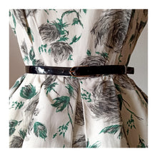 Charger l'image dans la galerie, 1950s - CHIC PARIS, France - Spectacular Roseprint Dress - W28.5 (72cm)