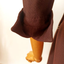 Cargar imagen en el visor de la galería, 1940s - Marvelous German Brown Wool Belted Dress - W26 (66cm)