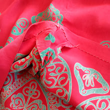 Cargar imagen en el visor de la galería, 1940s - Lovely Rouge Green Gab Rayon Skirt - W25 (64cm)