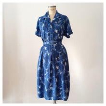 Load image into Gallery viewer, 1950s 1960s - DEADSTOCK - Gorgeous French Abstract Cotton Dress - W43 (110cm)