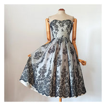 Charger l'image dans la galerie, 1950s - RESI, Milano - Exquisite Haute Couture Dress - W24 (60cm)