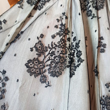 Charger l'image dans la galerie, 1950s - RESI, Milano - Exquisite Haute Couture Dress - W24 (60cm)