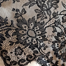 Charger l'image dans la galerie, 1950s - RESI, Milano - Exquisite Haute Couture Dress - W24 (60cm)