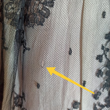 Charger l'image dans la galerie, 1950s - RESI, Milano - Exquisite Haute Couture Dress - W24 (60cm)